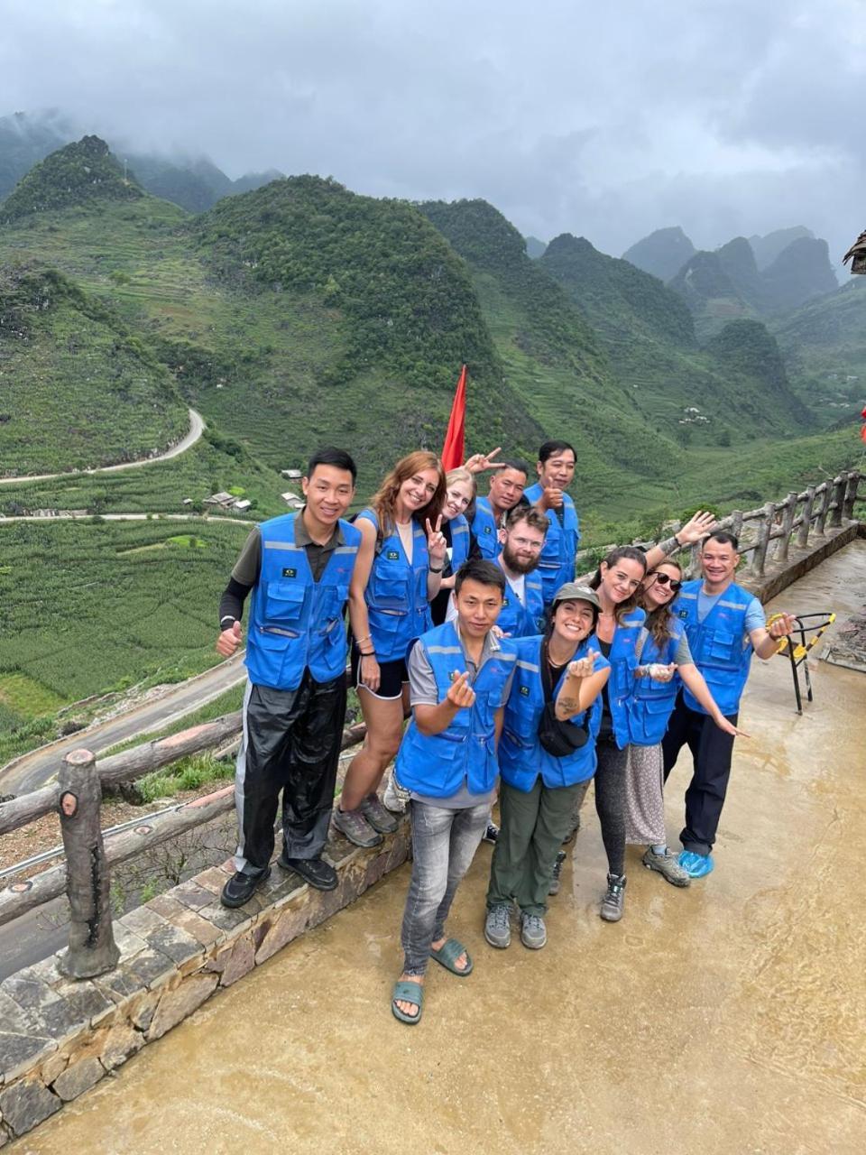 Yolo Ha Giang Adventures, Motorbike And Loop Tours Hotel ภายนอก รูปภาพ