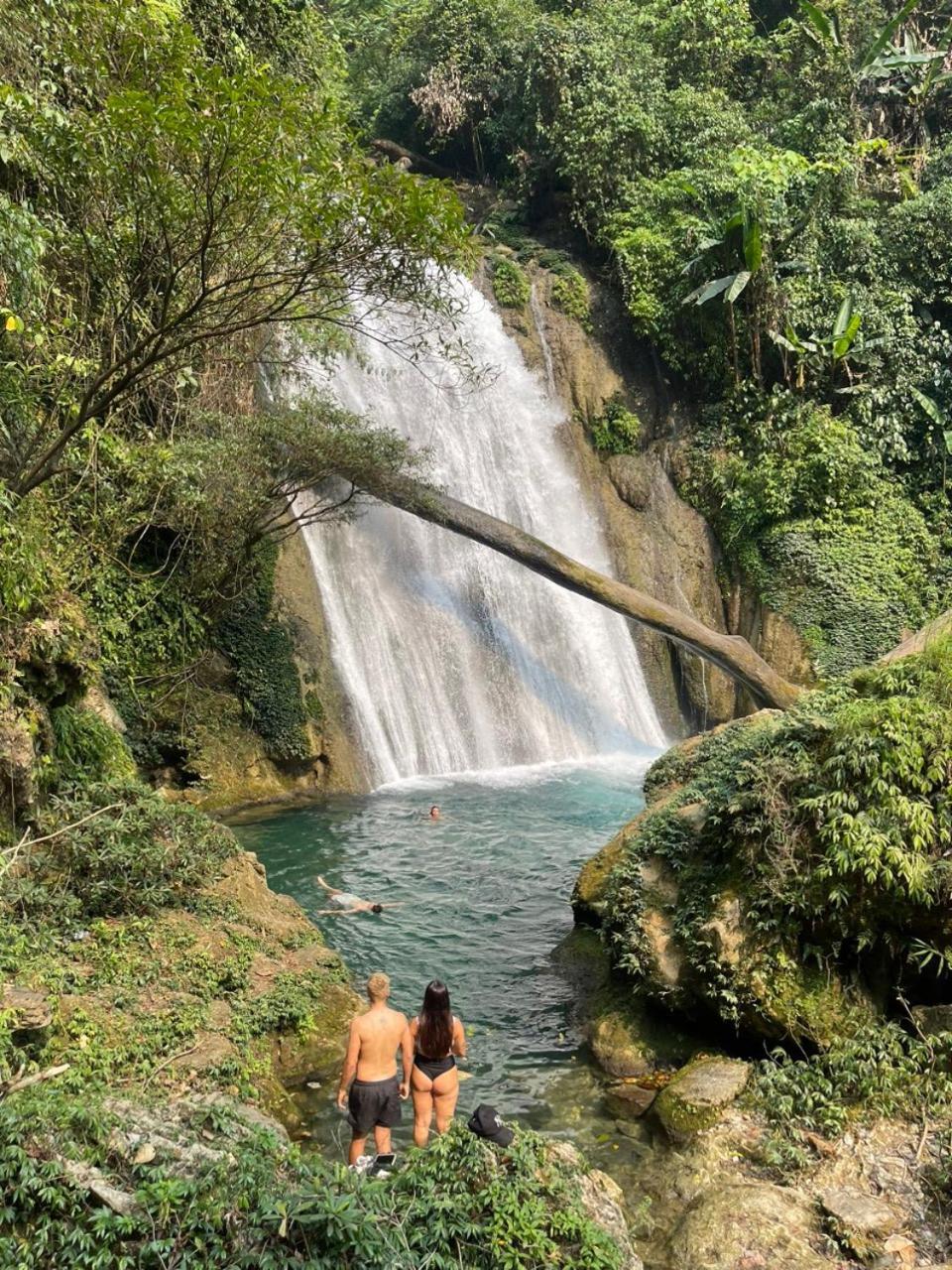 Yolo Ha Giang Adventures, Motorbike And Loop Tours Hotel ภายนอก รูปภาพ