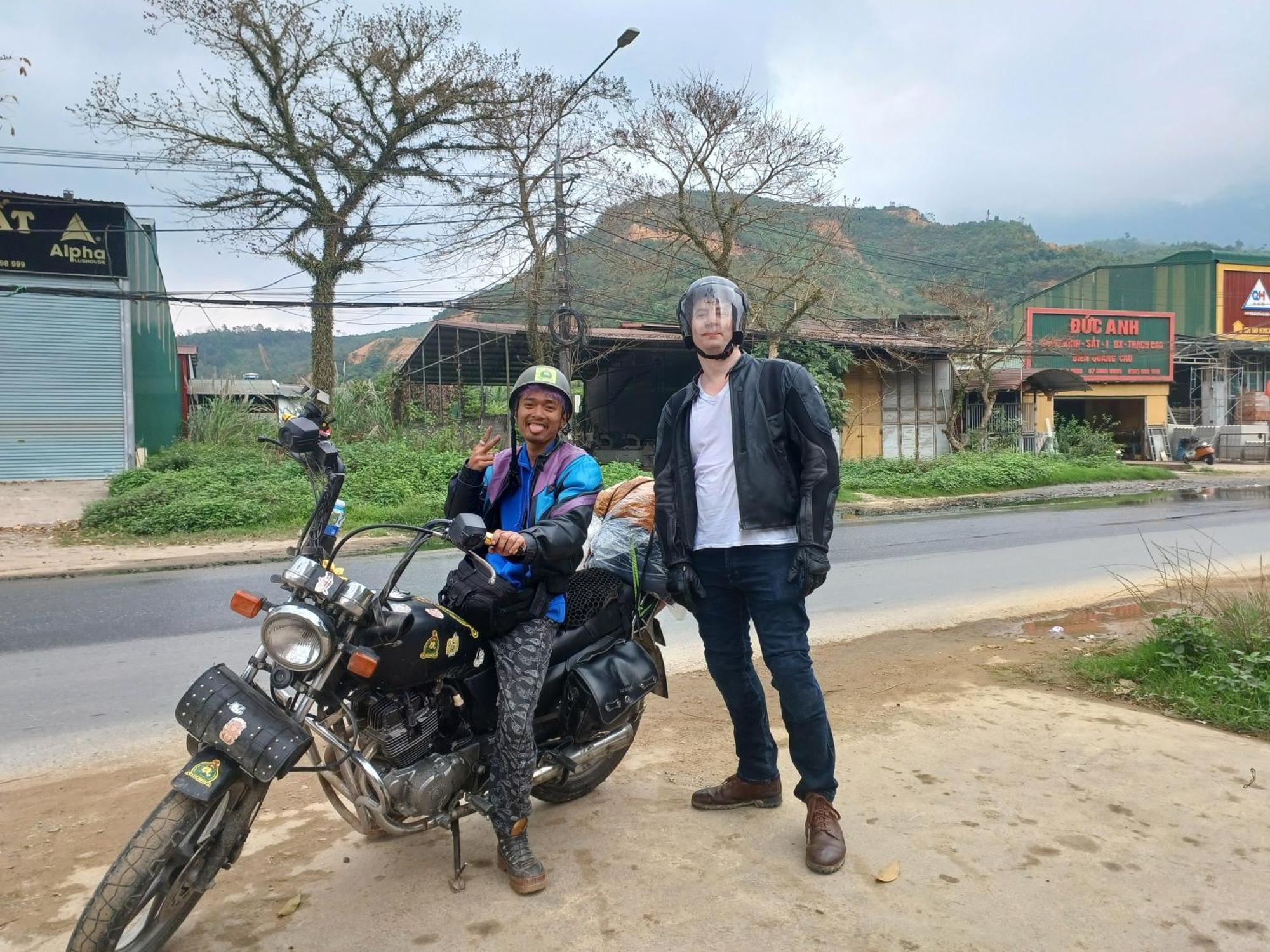 Yolo Ha Giang Adventures, Motorbike And Loop Tours Hotel ภายนอก รูปภาพ